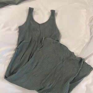 Gap maternity ribbed midi dress. Size M